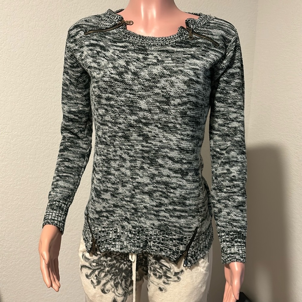 S/M Long Sleeve Sweater